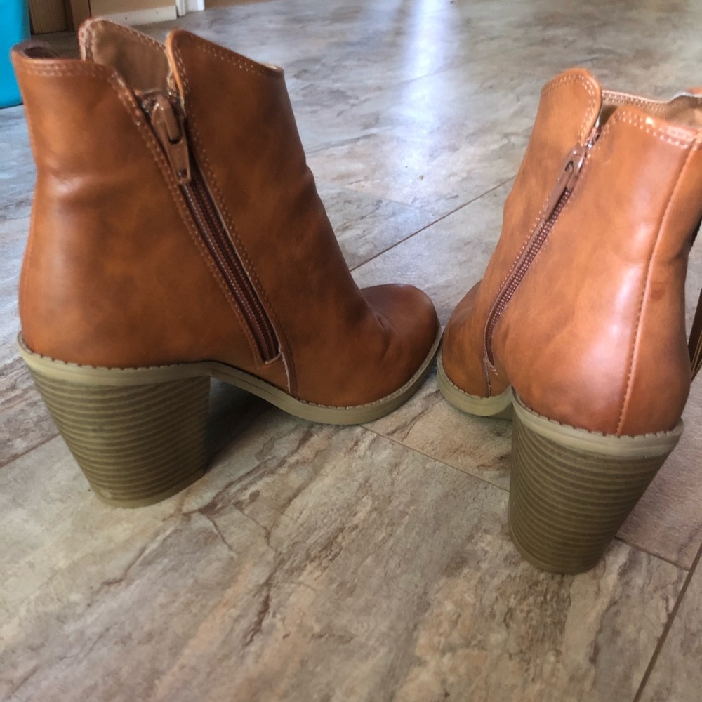 American Rag Booties - Picture 2 of 6